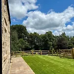 בית נופש Crimple House Farm, *